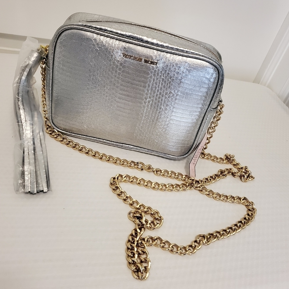 NWT Victoria's Secret Silver Snakeprint Crossbody, Retail $79, Stylish Chic